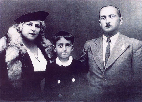 Георгий Подгорный вместе с матерью Егине Парзян и отцом Эммануилом Подгорным